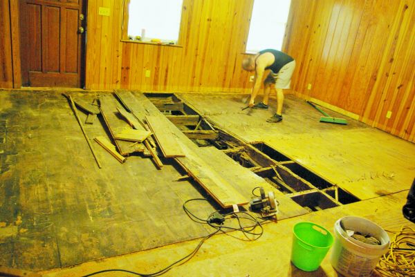 Subfloor Demolition in Pittsburgh